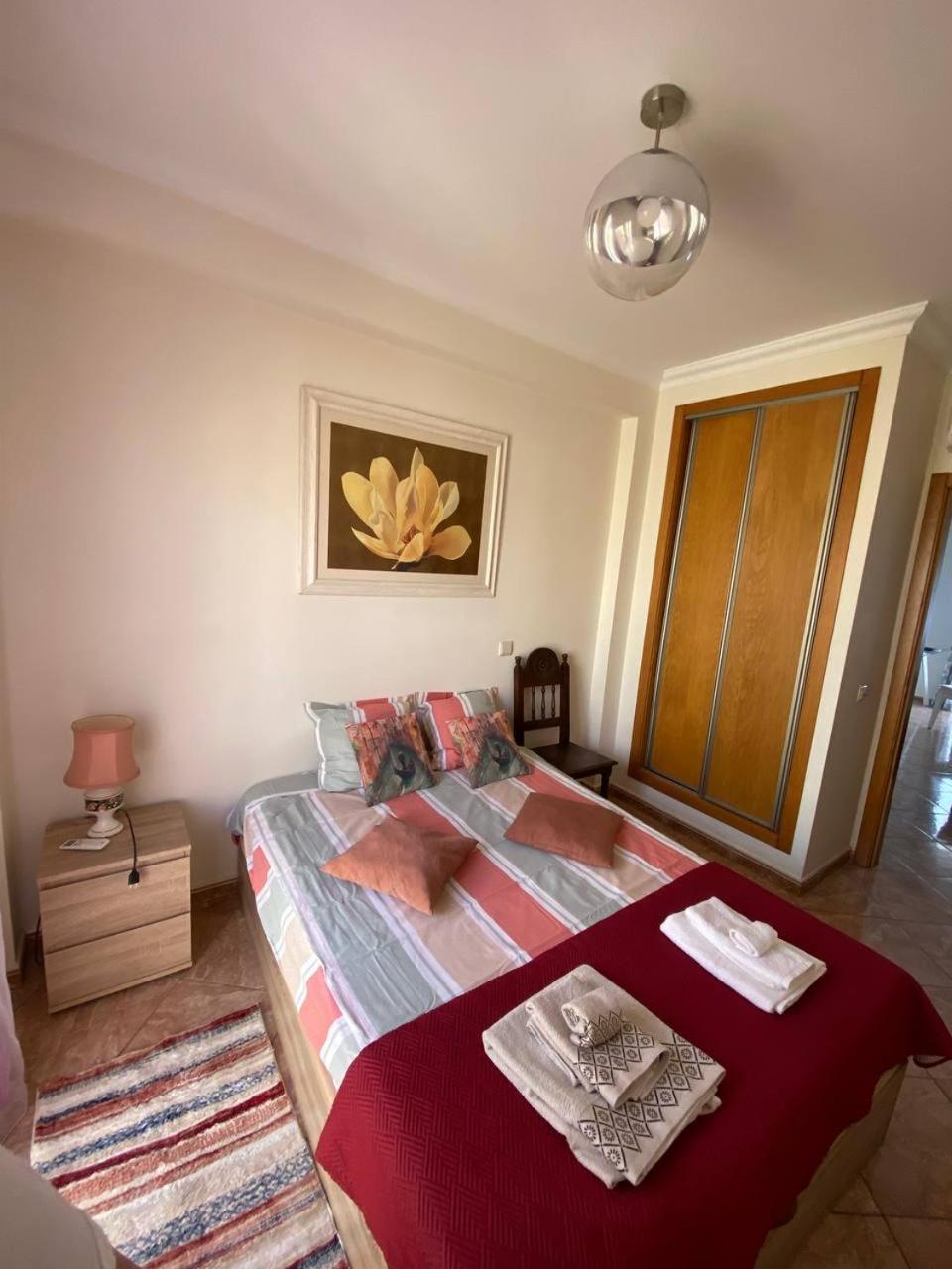 Guesthouse Milagre Centro ファロ エクステリア 写真